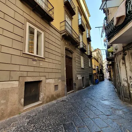 Serenity 68 * Napels